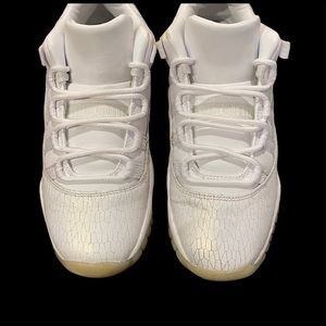 Jordan 11s Platinum